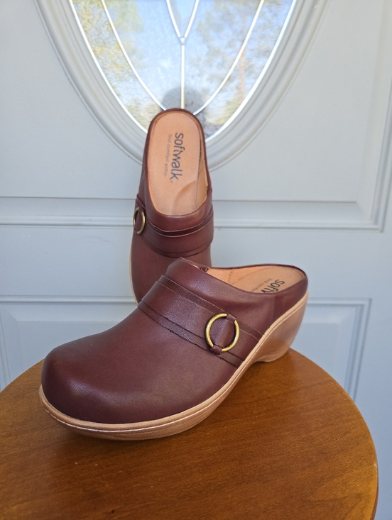 SoftWalk Shoes - SoftWalk MacIntyre Clog Red Leather